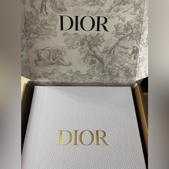 Dior Sample Collection | Boxed - Picture 9 of 9